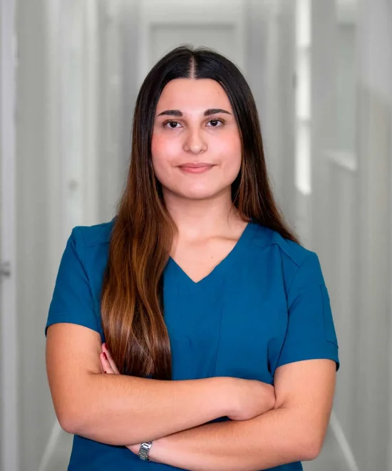 ANNE BILBER MARTINS. Auxiliar de clínica.