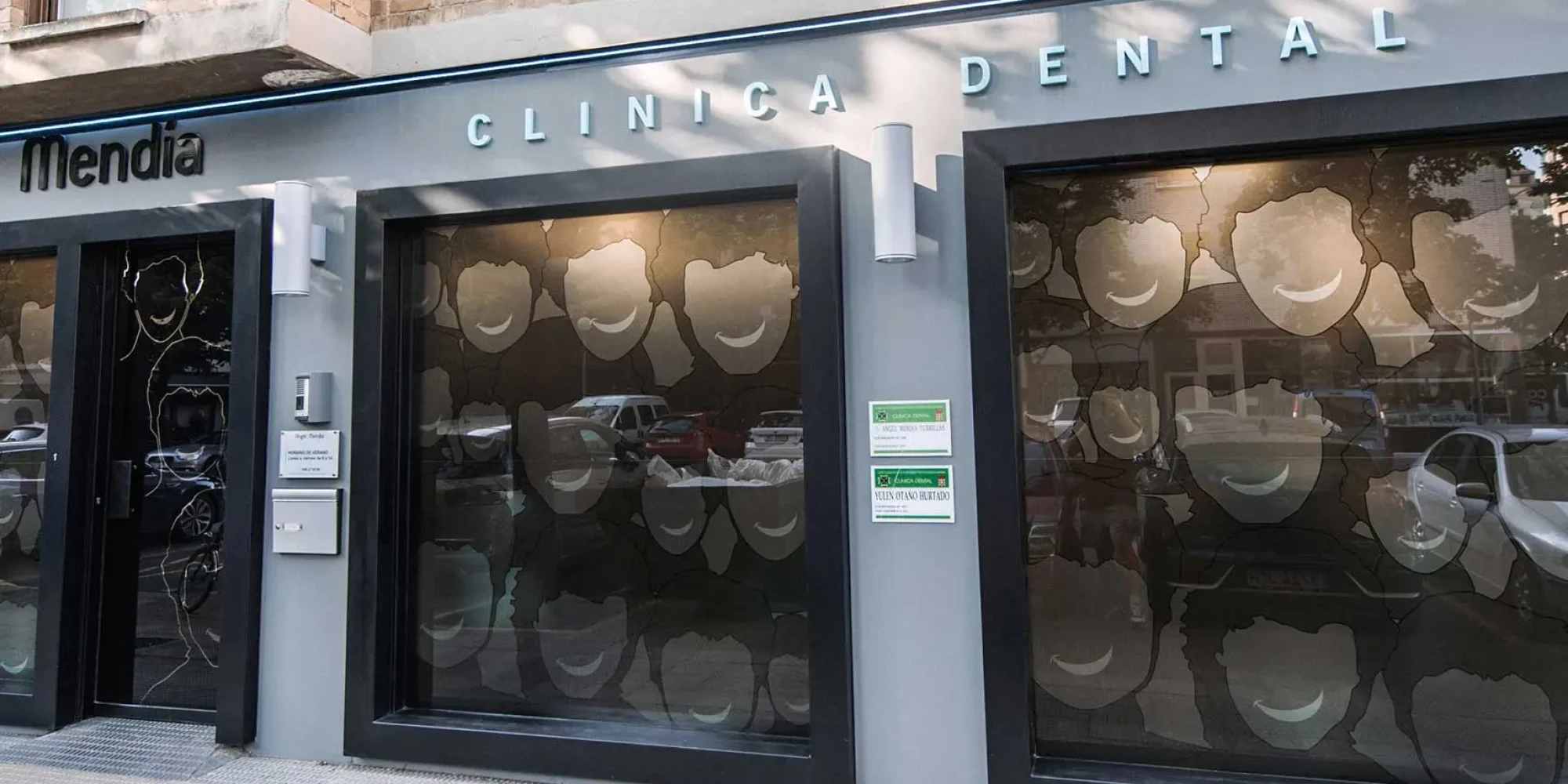 Fachada de la clínica dental Mendia