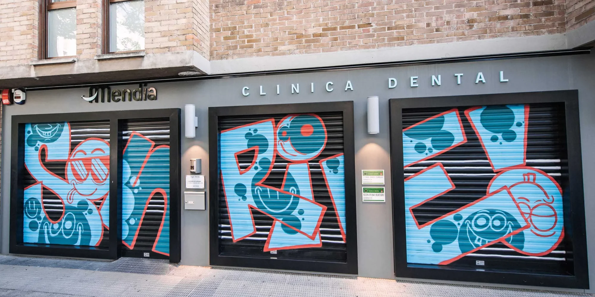 Fachada de la Clínica Dental Mendia